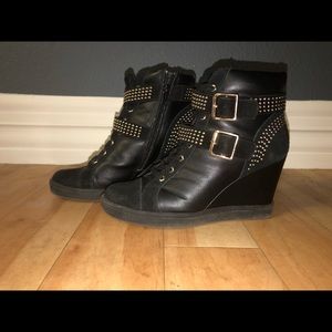 Aldo Black & Gold Wedge Sneaker